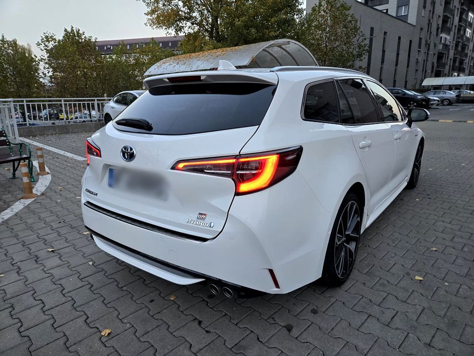 Toyota Corolla Hybrid GR 2.0 184 CP Extra Full Propietar Variante +/-