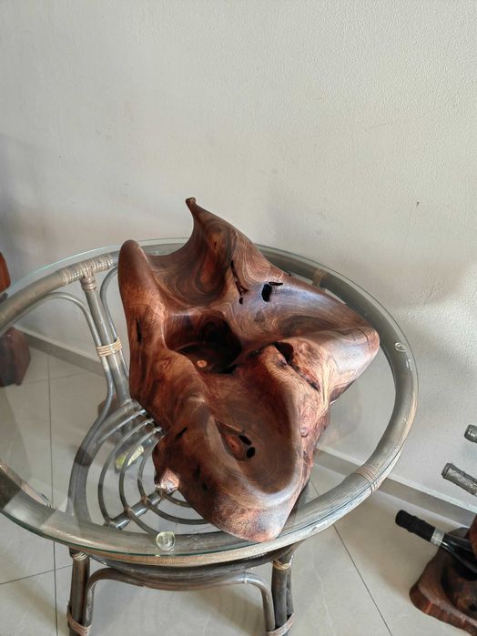 Арт винарна-поставка за бутилки