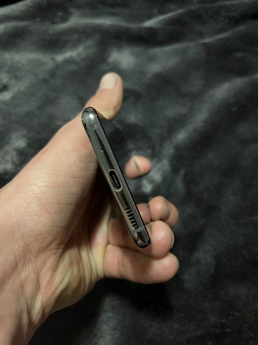 Продаю Самсунг s20