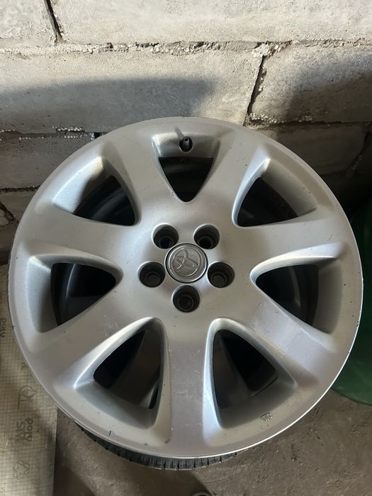 Диски от авенсиса