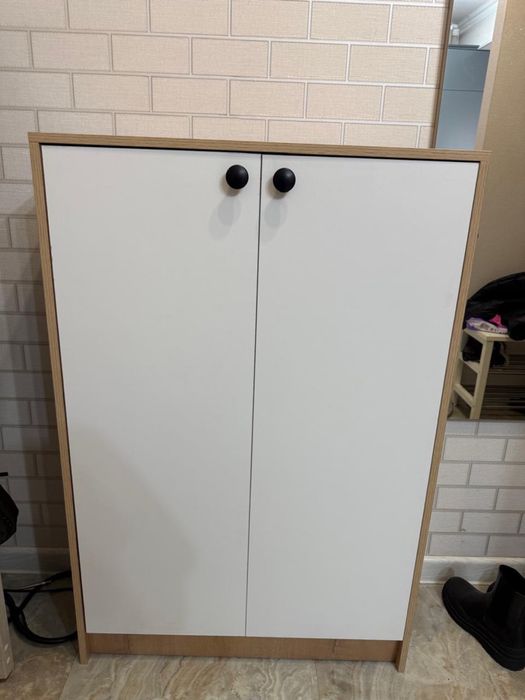 Шкаф для обуви белые двери