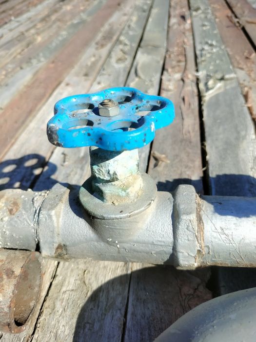 Продам краны латунные