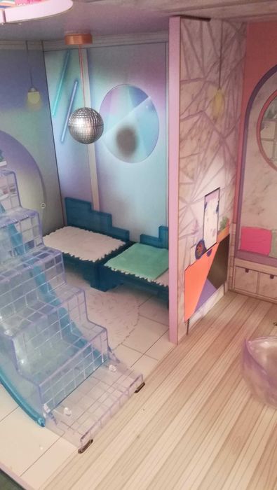Casa de papusi L.O.L. Surprise Winter Disco Chalet 23x102x75 cm