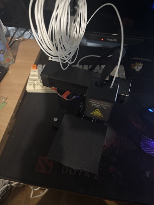 Продавам триде принтер