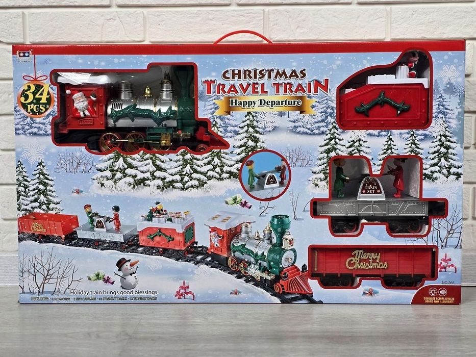 Огромный новогодний поезд со светом и звуком