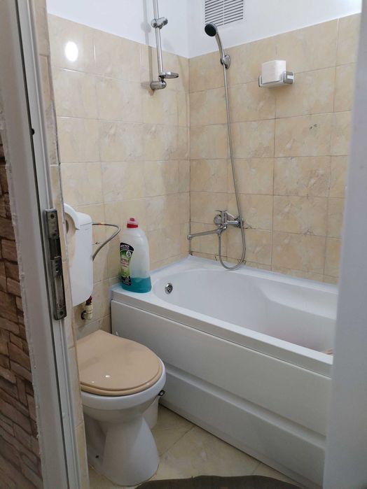 Închiriez apartament cu 2 camere langa liceul Cerna