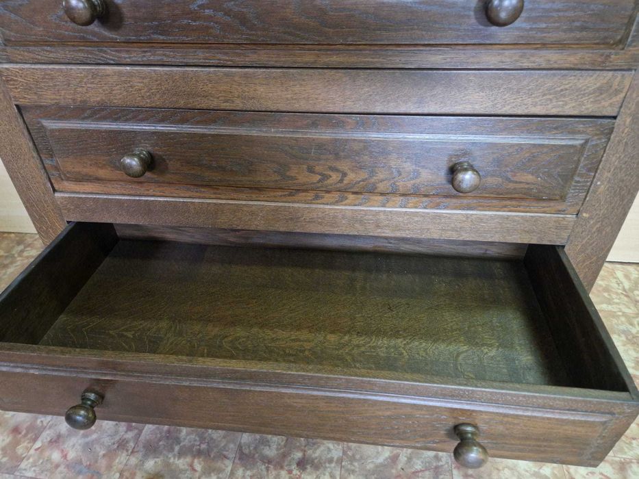 Дъбов скрин с три чекмеджета