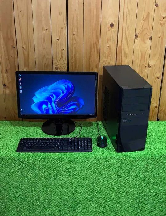 Продам Компьютер ( куча игр, Windows 10 )