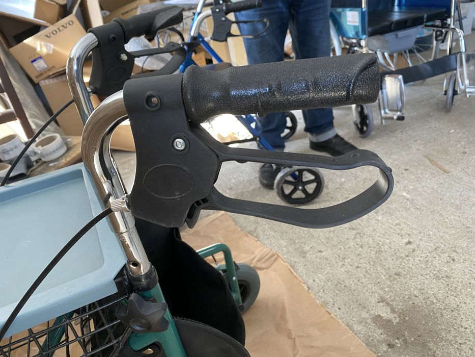 Cadru(rolator) cu 3 roti