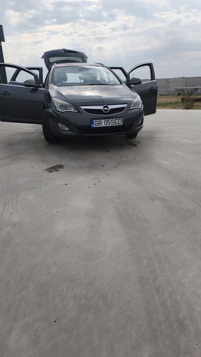 Se vinde Opel Astra j