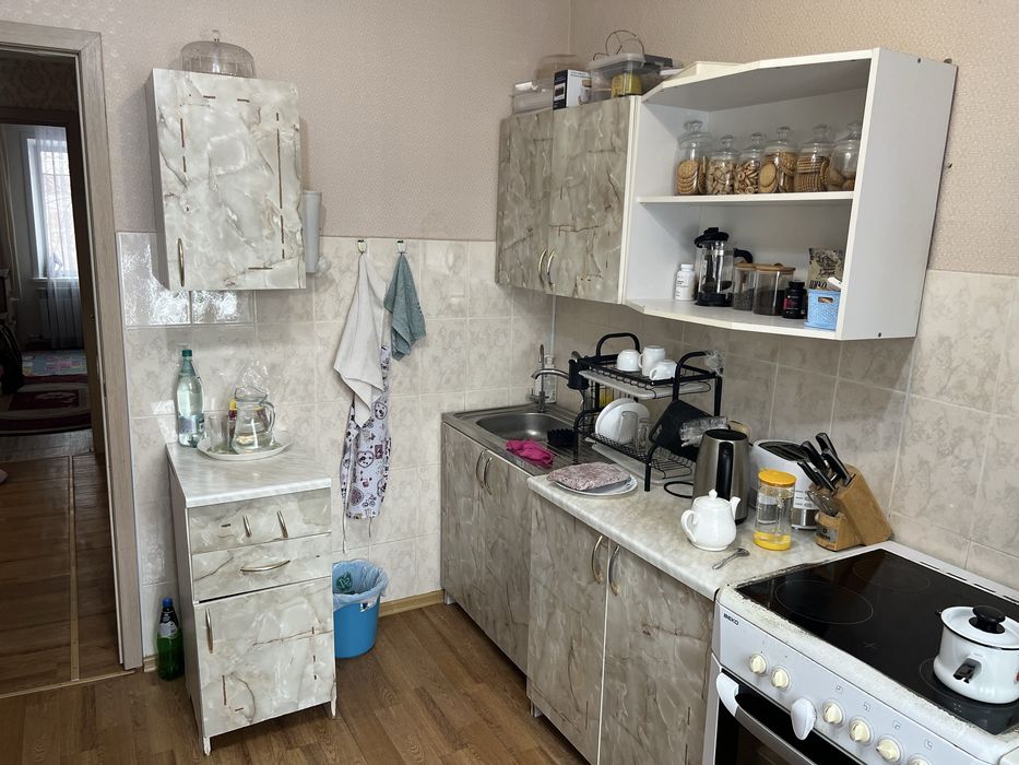 Гарнитур кухонный даром