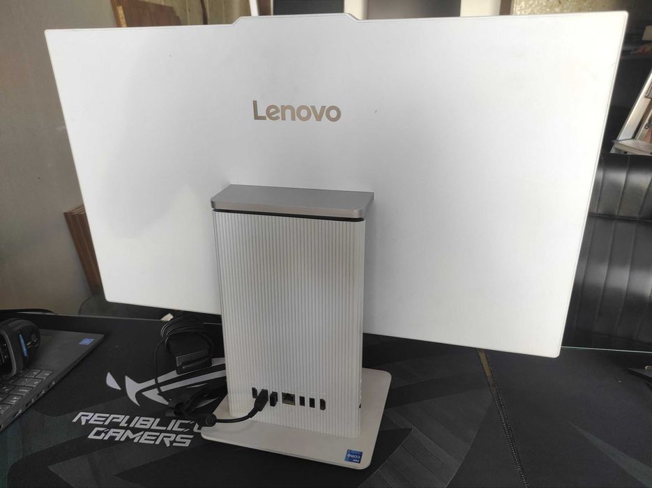 Моноблок: Lenovo / i7-13620H / 16GB / 256GB