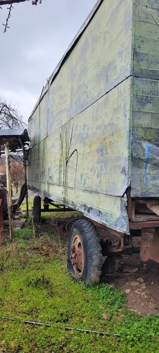 Фургони за пчели и др.