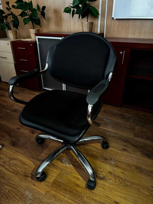 Кресло офисное и для школьника