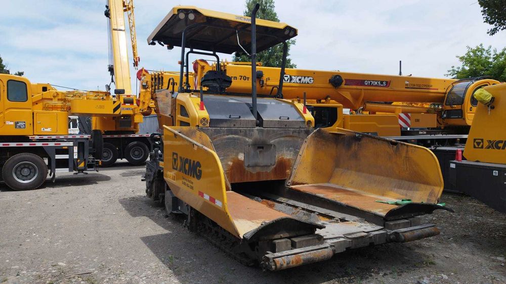 Асфальтоукладчик XCMG RP605