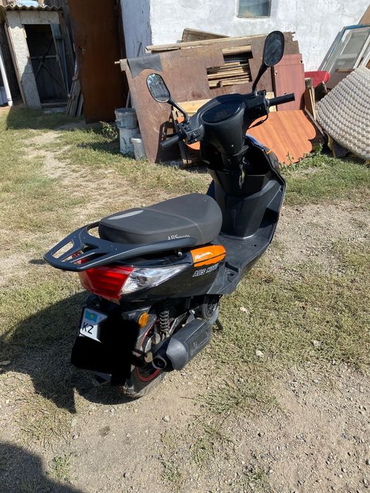 Продам скутер м8