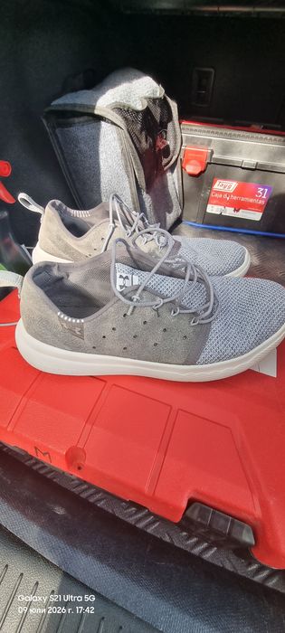 Маратонки under armour