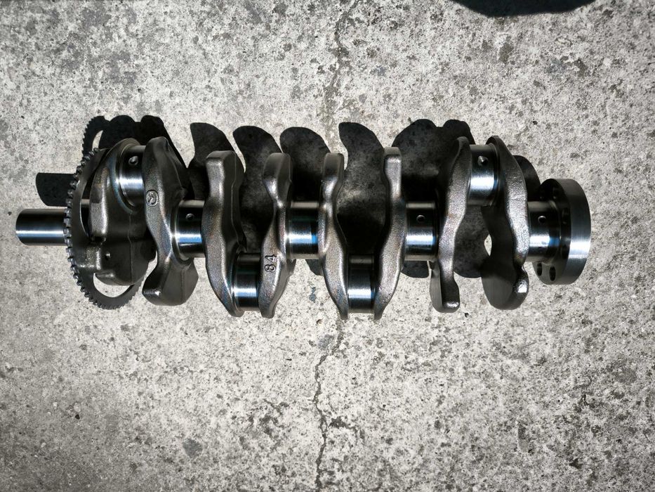 НОВ колянов вал за  MAZDA СХ5 СХ7