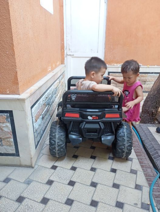 Detskiy electrolux moshina B/u 1mln