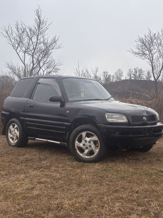 Vand sau schimb toyota rav 4