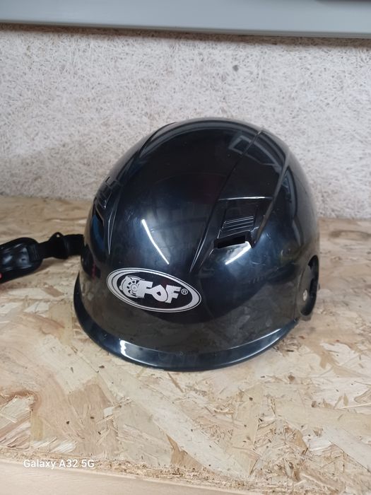 Vând cască protecție trotineta