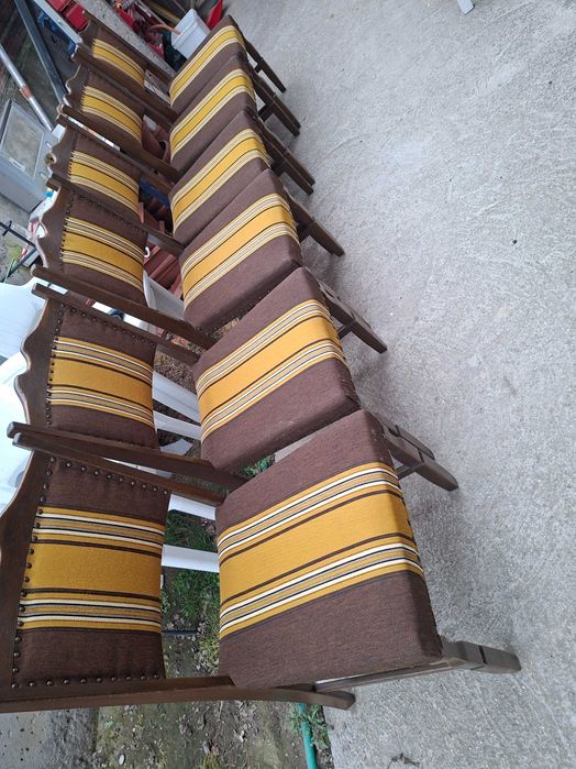 Столове 6 броя..