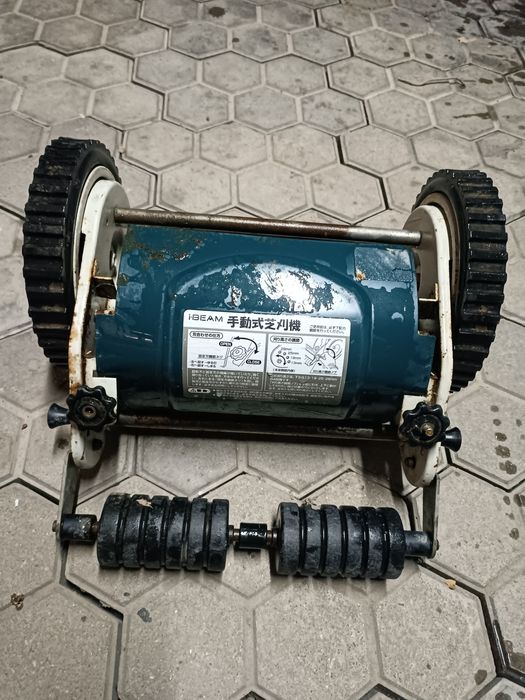 Газона косилка механическая бу