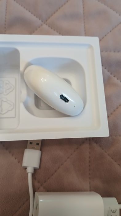 Безжични слушалки и зарядно за 19лв