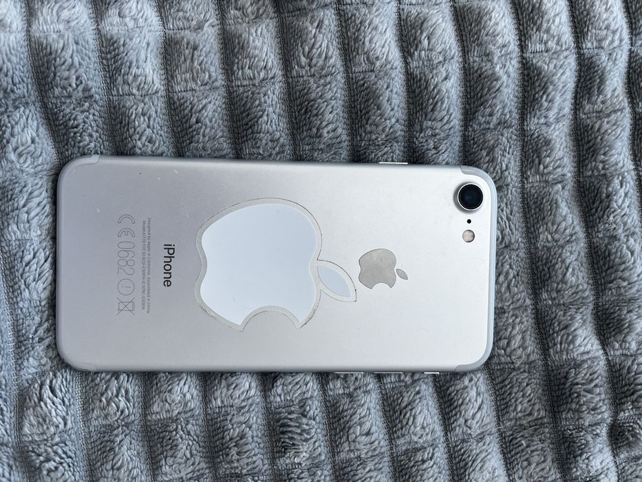 Продам айфон 7 б/у