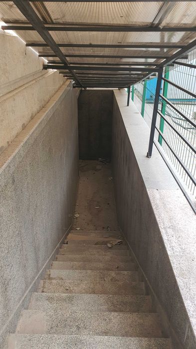 Фарход базор олдида, минус 1 этаж (ярим подвал) 32 квм, 13900