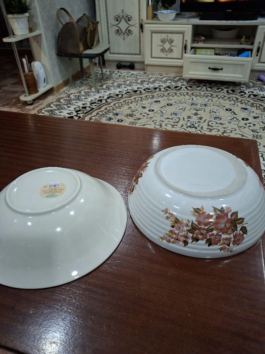 Продам два блюда .посуда в отличном состоянии!