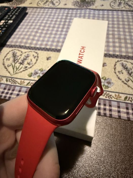 Продавам Apple watch s9 45mm product red