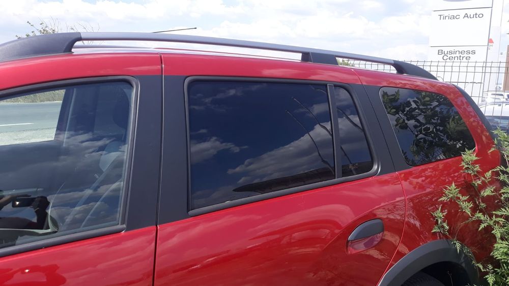 Autocolant montanti/stalpi (carbon sau mat) Dacia MCV/Logan