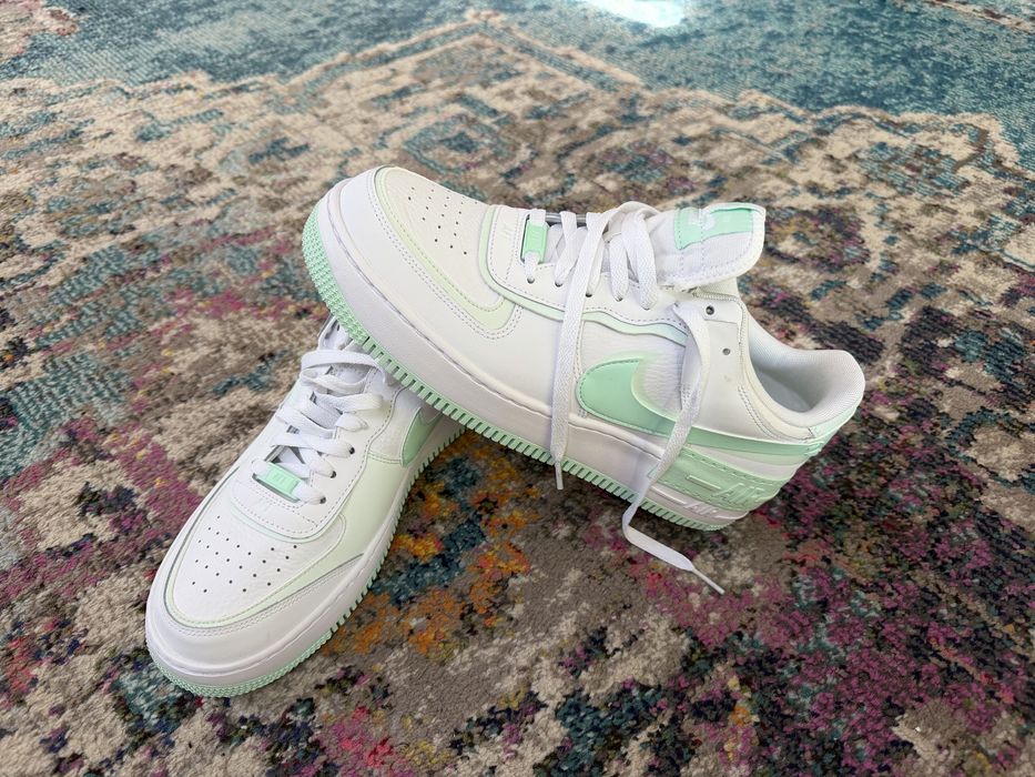 Vand Nike air 44 noi