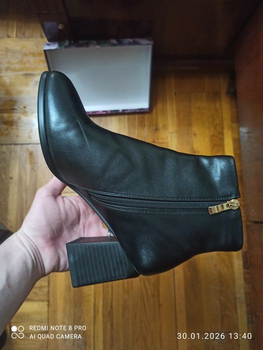 Продам женские сапожки