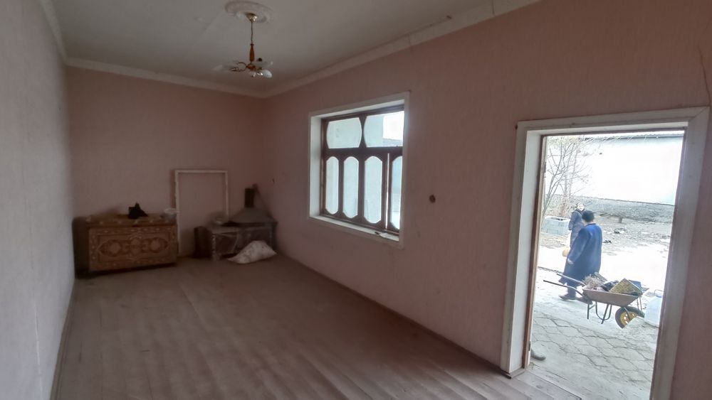 Xovli uy sotiladi srochna