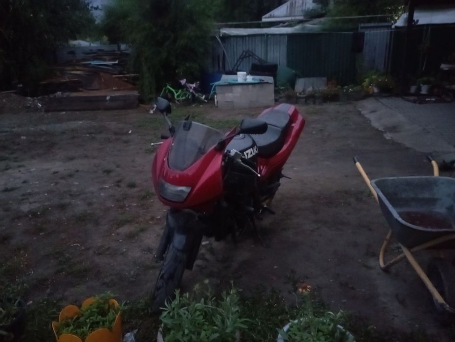 Продам мотоцикл Сузуки