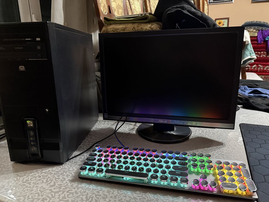 Kompyuter sotiladi настольный компьютер