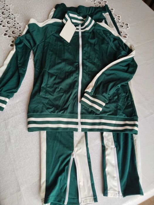 Женский спортивный костюм