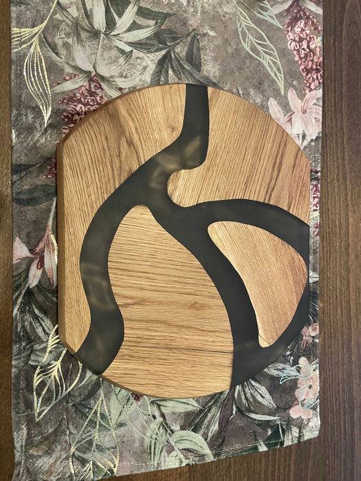 Platou din lemn de stejar si  rășină epoxidică