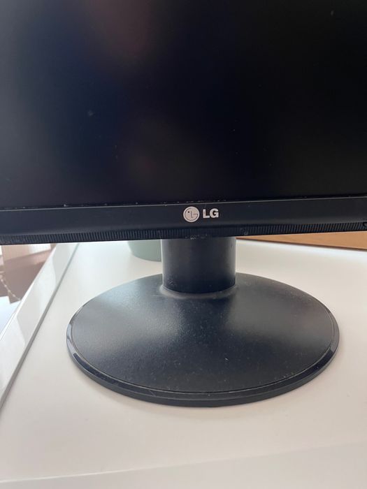 Монитор LG Flatron W1934S