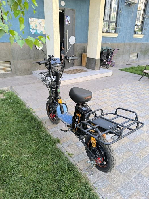 Drongo Monster veloskuteri