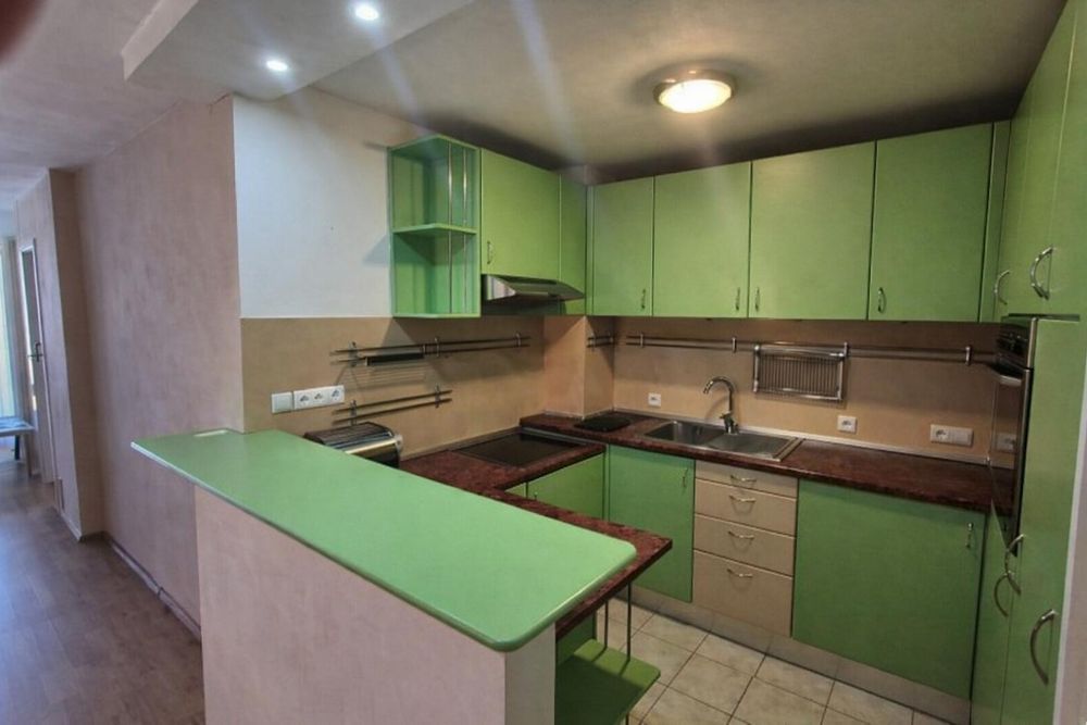 Дава се под наем Тристаен апартамент в София, Център - 111 кв.м за 1346.4 € - Снимка #2