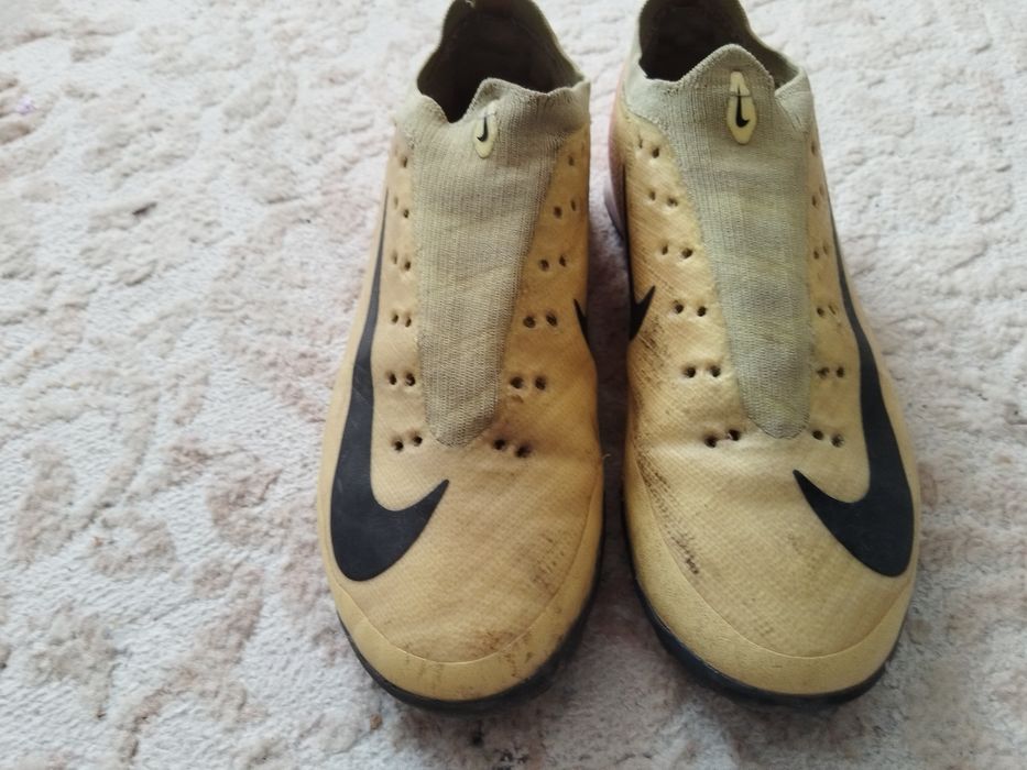 Продам сороконожки и бутсы