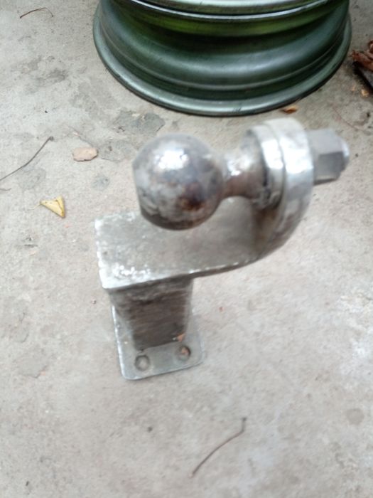 Фаркоп для внедорожника с шариком на 3500Lbs (1.5тонн)