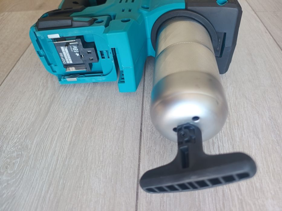 Makita 18V masina gresat