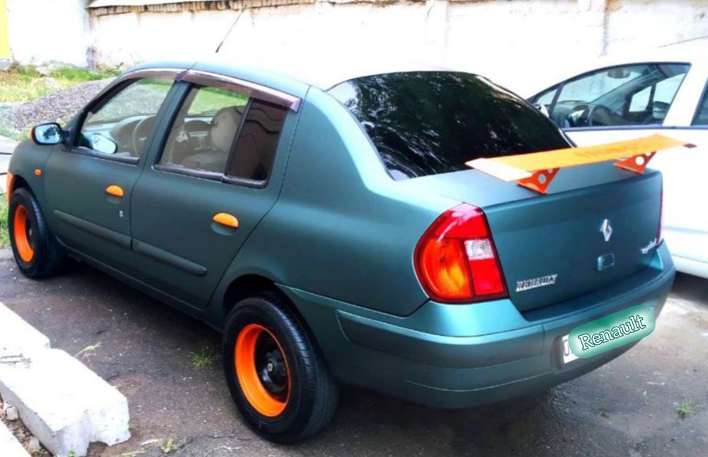 Продам машину Renault Symbol 1