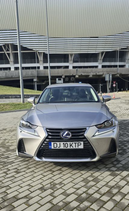 Lexus is 300 hibrid