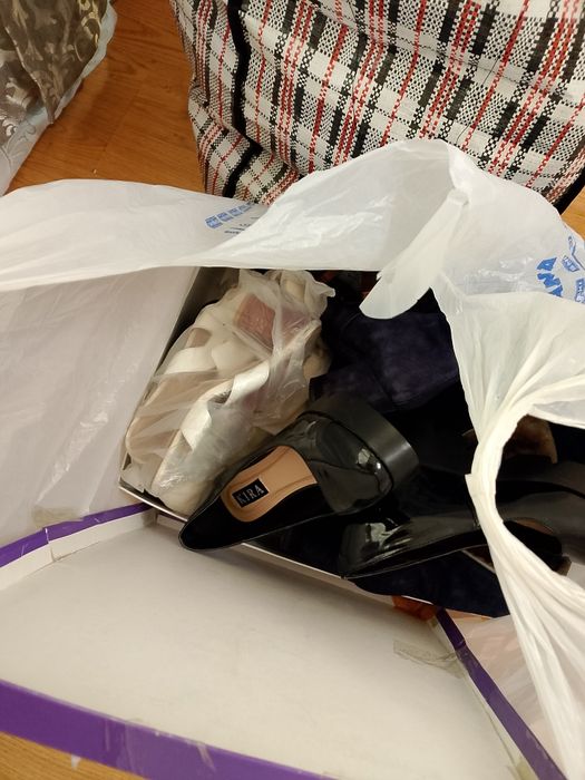 Отдам вещи и обувь в отличном состоянии