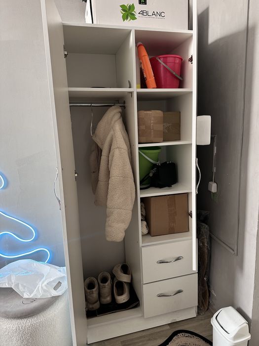 Продам шкаф для верхней одежды